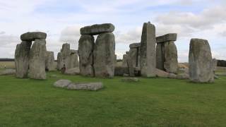 preview picture of video 'Stonehenge and Old Sarum Tour'
