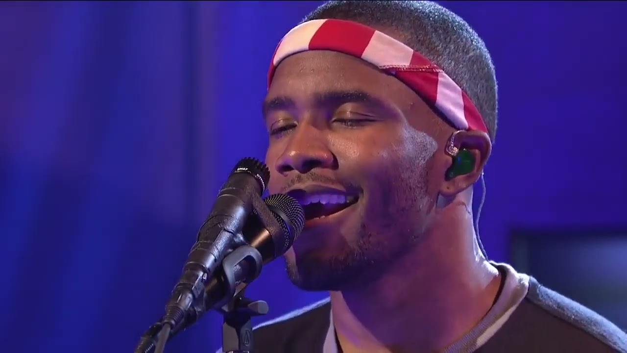Frank Ocean - Pyramids (Live on SNL 2012)[720P] - YouTube