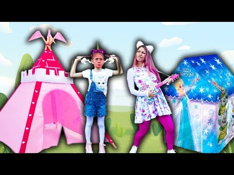 Biankinha  finge  Brincar de vizinhas com casas de brinquedos - Pretend Play with Playhouse Kids