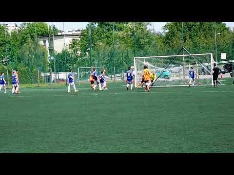 Mecz BKS Sparta Katowice - GKS Urania Ruda Ślaska. Trampkarze rocznik 2002 bramka na 0 - 1.