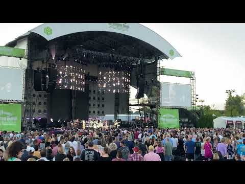 Nile Rogers & Chic - Huntington Bank Pavilion at Northerly Island - Chicago, IL - 9/1/2023 [4K]