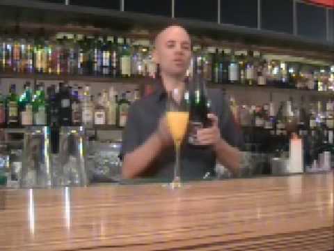 How To Make a Classic Mimosa