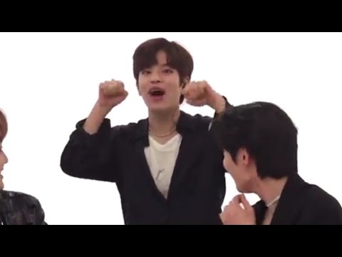 Stray Kids' aegyo relay (WARNING: ready urself before watching)