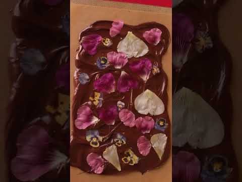Floral Chocolate Bark 🌸🍫