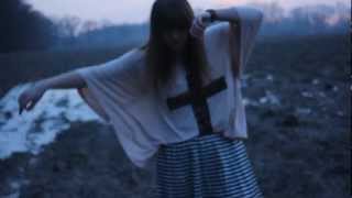 dancing behind my eyelids