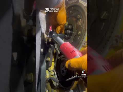 Removing head on CAT C15 for overhaul #enginerebuild #truckrepair #mechaniclife #essential