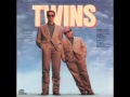 Twins Soundtrack - 2 Live Crew - Yakety Yak ...