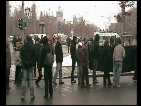 Dresden 19.2.2011 Nürnberger Platz (DEMO - Polizeikessel) 480p