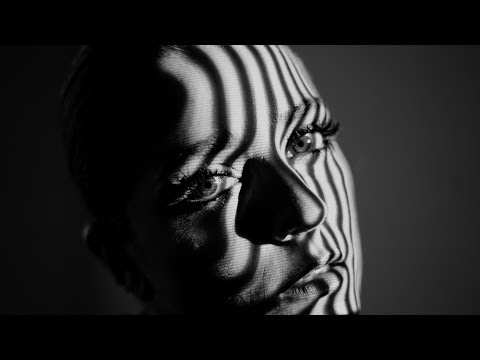 María Aguado – Tu sombra (Videoclip oficial)