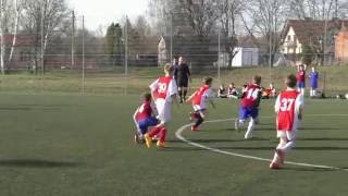 preview picture of video 'UKS Myszków II 1(0) - 0 Ajaks I Cz wa 10.04.2015'