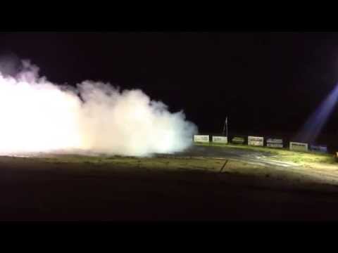 Twlight Burnout comp Hawky doin a great skid