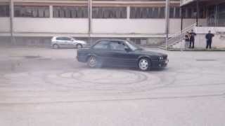 preview picture of video 'BMW M3 e30 Burnout !!!'