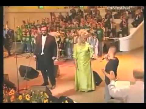 GUANTAMERA con Pavarotti, Celia Cruz y Jarabe de Palo