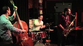 Walking Distance - Willoughby Greene [Live at the Brooklyn Tea Lounge]