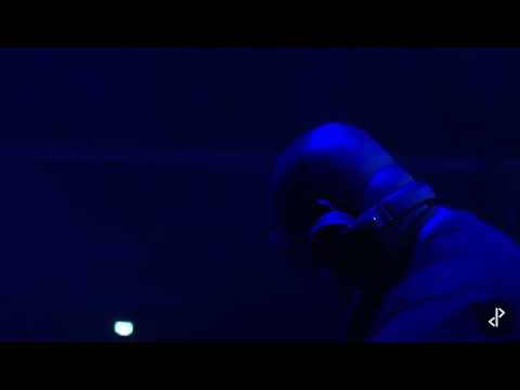 Carl Cox playing Vikthor - Distance at Creamfields