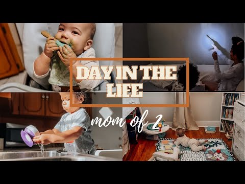 Day in the life as a mom of 2 |  book rotation, cleaning, sight sensory, making baby purée