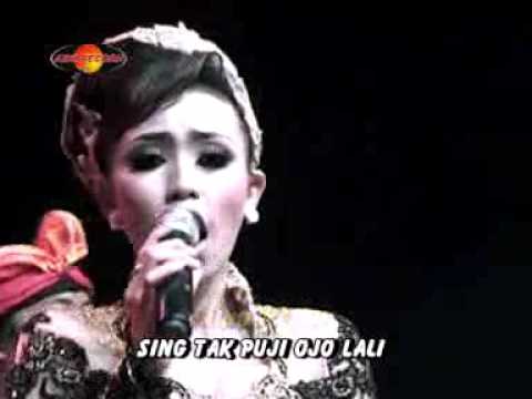 Lingsir Wengi - Reni Ananta | Dangdut (Official Music Video)
