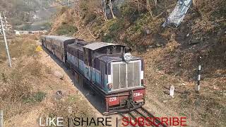 preview picture of video 'Toy train Pathankot to joginder nagar first railway track himachal Pradesh Indian railways'