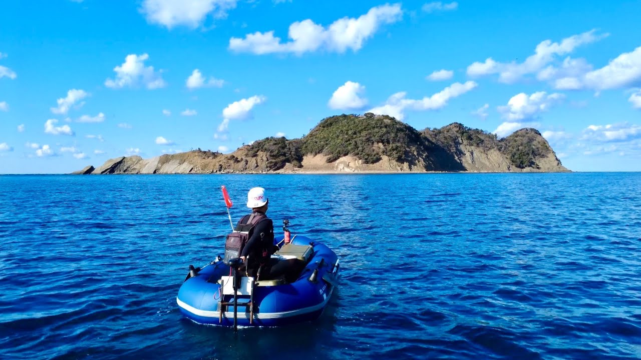 巨大魚現る魔の島にゴムボートで渡って1泊2日の釣りキャンプサバイバルに挑むと・・・