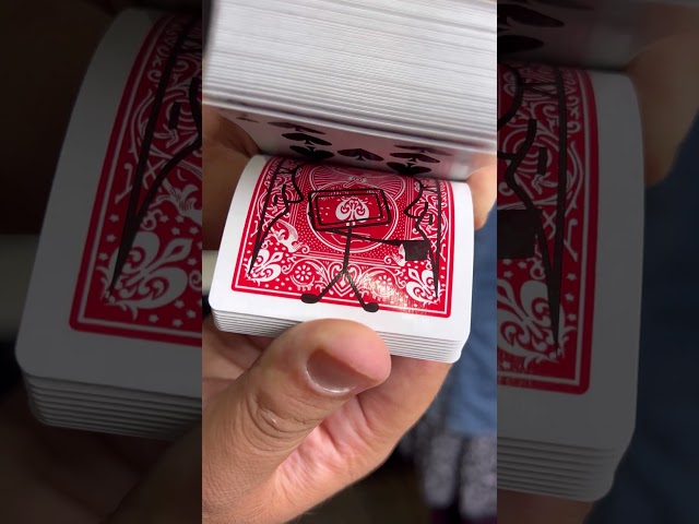 Vídeo relacionado con Cobra Playing Cards - Card Tricks - Trucos Magia y la magia - Magic Tricks and props