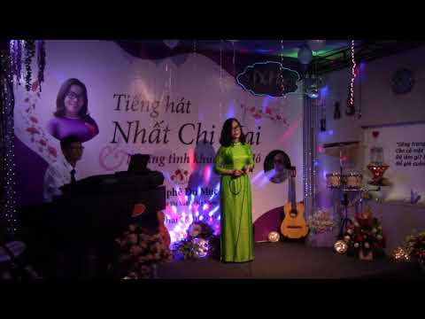 Thể hiện bởi Kim Chi Đoàn