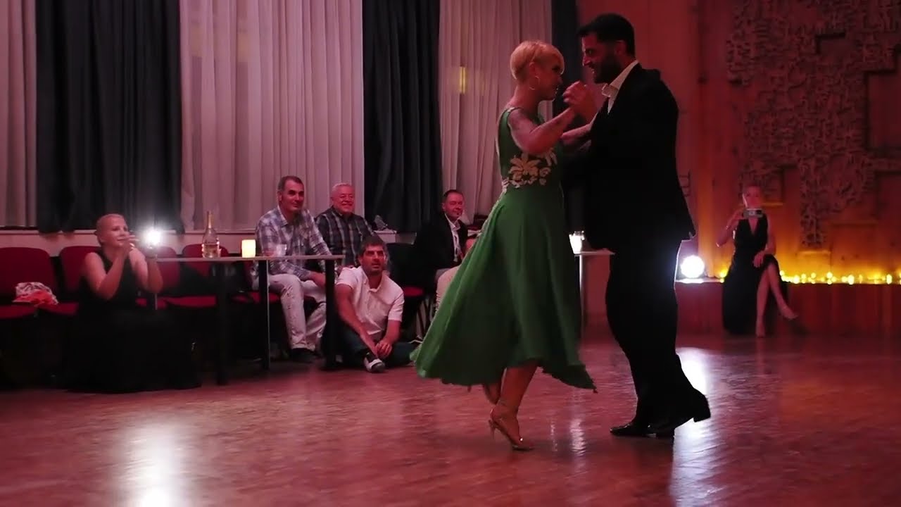 Alejandra Mantiñan & Alejandro Lazzaro 3/4