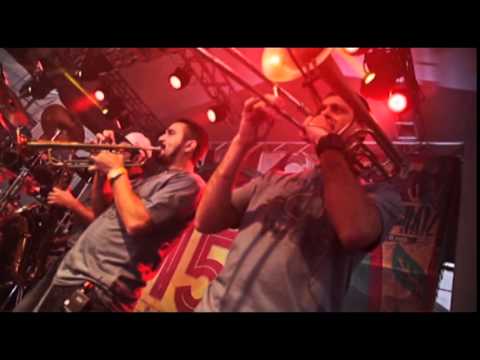 Planta e Raiz - Amor e paz /Abrem-se os caminhos " DVD 15 anos Ao vivo " Oficial