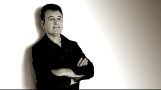 Manolo García interpreta &#39;Campanas de libertad&#39; en acústico