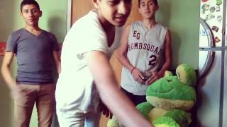 El reto de los broches en el cuerpo