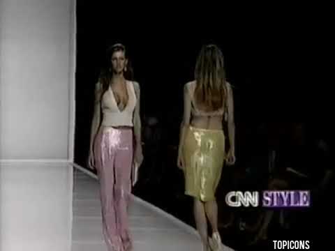 Caroline Ribeiro, Gisele Bundchen e Mariana Weickert para Badgeley Mischka 2000 em New York