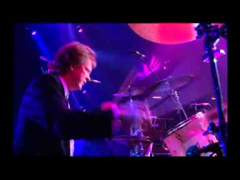 MUD - THE CAT CREPT IN