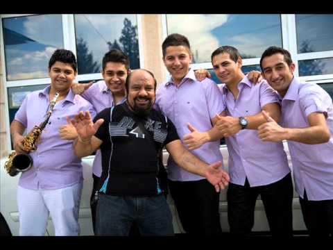 Mladi Ogneni Momcinja 2013 vo zivo svadbarski splet