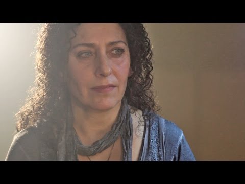 Melek Akman - Ayağuma Çaruğum I Official Music Video © 2017 Kalan Müzik