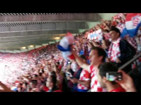 EURO 2016 Lijepa li si Croatian Fans singing