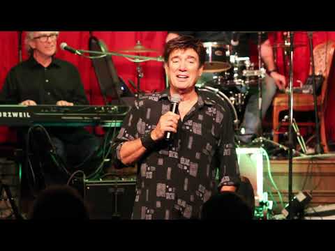 Ronnie McDowell sings Kentucky Rain Elvis Week 2020 Dad's Place Memphis