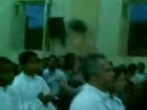 Entrada da missa de pascoa e crisma na igreja de Nossa Sra" Rainha da Paz