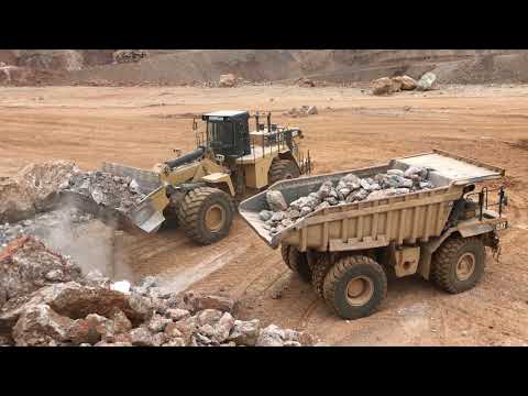 Caterpillar 992G Wheel Loader Loading Caterpillar Dumpers - Sotiriadis/Labrianidis Mining