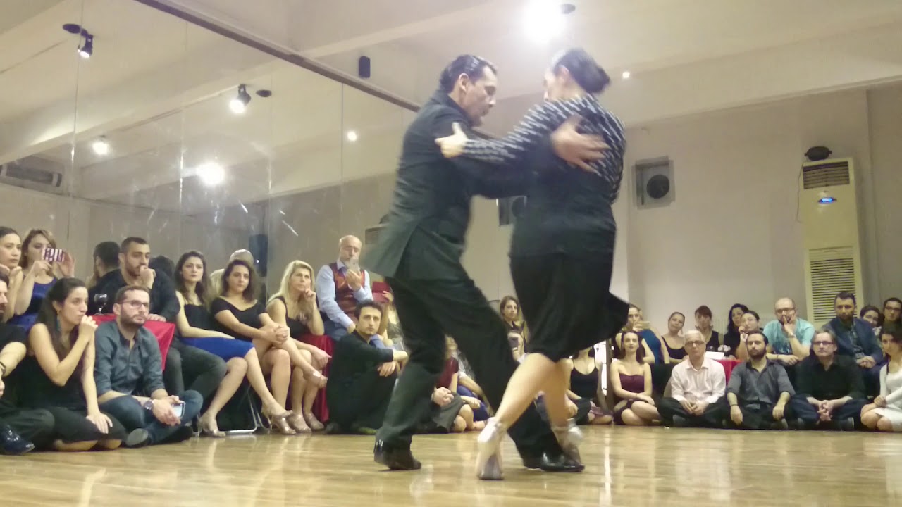 Alejandro Aquino & Natalia Hills. Organita De La Tarde - Di Sarli y Su Orq Tip. Milonga El Huracan.