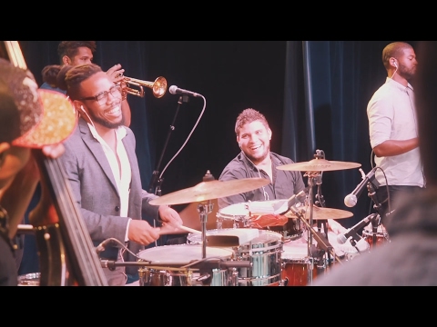 El Niño y la Verdad - Llévame Papá (fun on stage!)