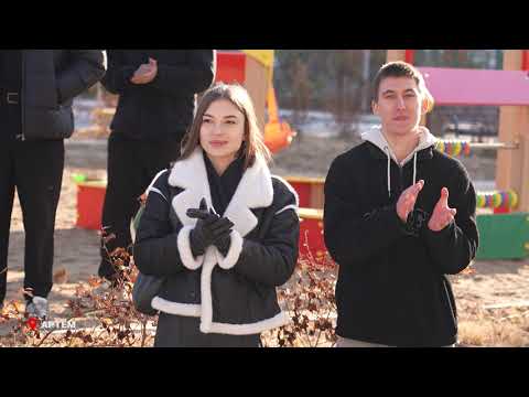 Олег Кожемяко вручил ключи от новых квартир 22 детям-сиротам.