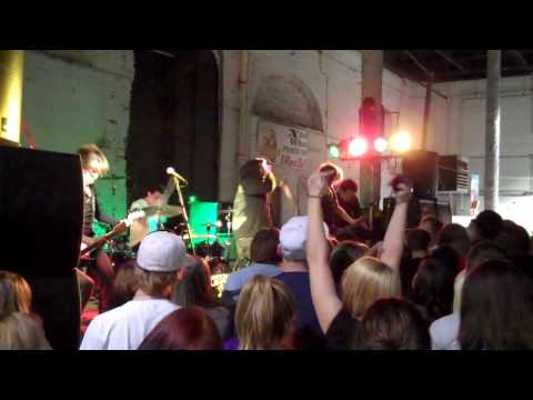 Abandon All Ships- April 13, 2010 X-treme Wheels Buffalo, NY...Geeving live