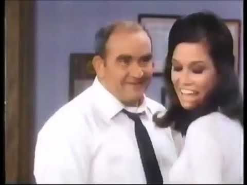 Ed Asner & Mary Tyler Moore...now that's Chemistry!