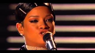 Rihanna - Diamonds (Live At AMA 2013)