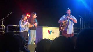Adam Sandler Brings Daughters on Stage to Sing Taylor Swift’s Lover -EB Awareness