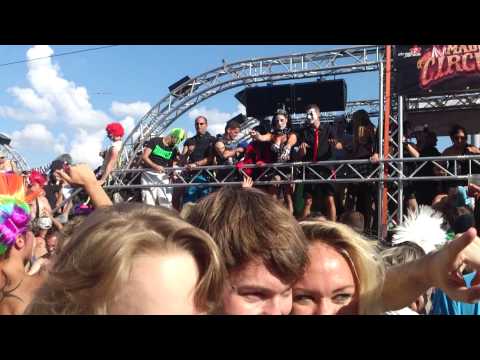 Street parade 2013 carro hardcore!