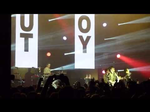 Thiller - Fall Out Boy {Save Rock & Roll Tour 2013 Dallas}