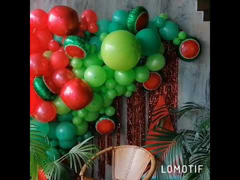 Фотозона с тропическими фруктами и воздушными шарами Video #1