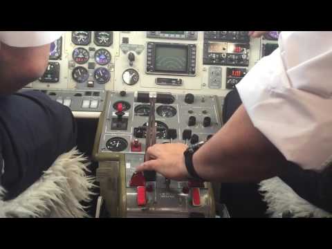 Flug in einer Jetstream 32 von Porto Santo nach Funchal auf Madeira / PXO - FNC / Cockpitview