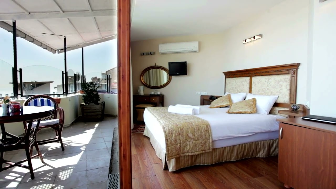 mixkit interior of a room with terrace 4029 medium