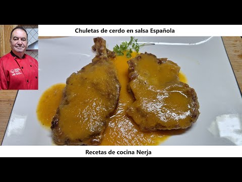 Chuletas de cerdo en salsa española: Pork chops in Spanish sauce.